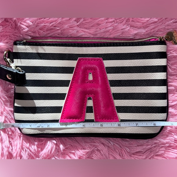 BESTEY JOHNSON WRISTLET - Picture 4 of 5